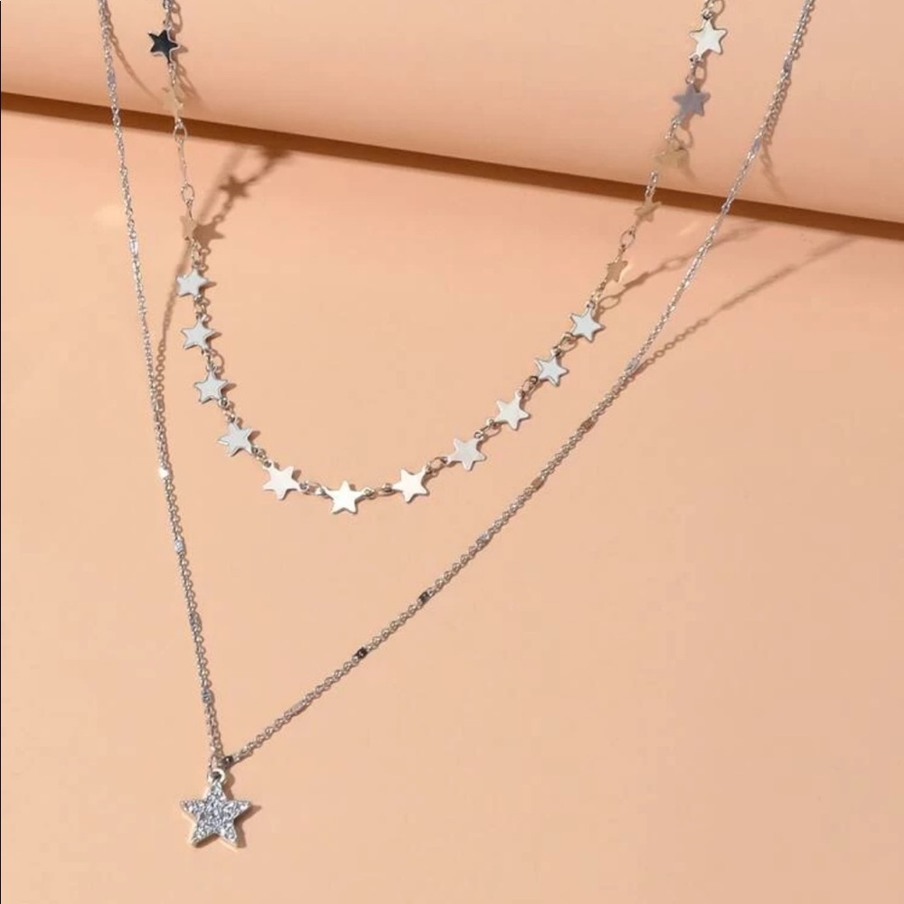 🌟New!🌟2 Pc Layered Star Necklace - Picture 3 of 3